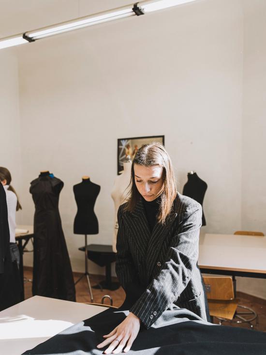 ONE-YEAR COURSE IN FASHION DESIGN